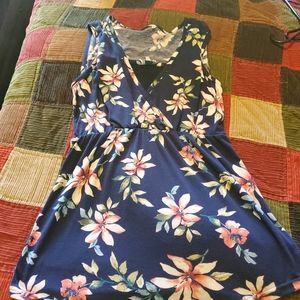 Womens Nursing/Maternity Top